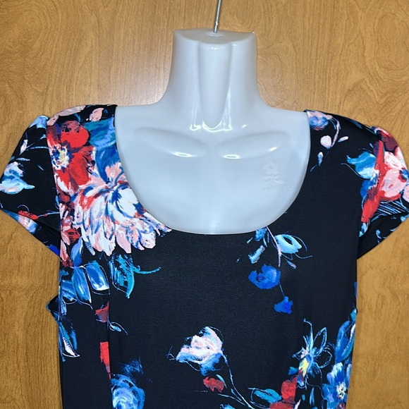 Betsy Johnson dress 12, Black Floral - Picture 4 of 10